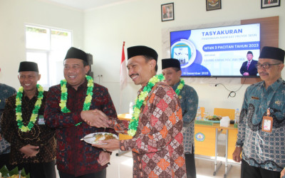 Kakanwil Kementerian Agama Provinsi Jawa Hadiri Tasyakuran Gedung Ruang Kelas. baru SBSN